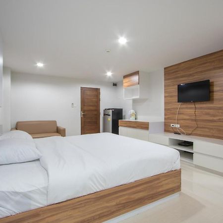 The Seasons Aparthotel Pathum Thani Exterior photo