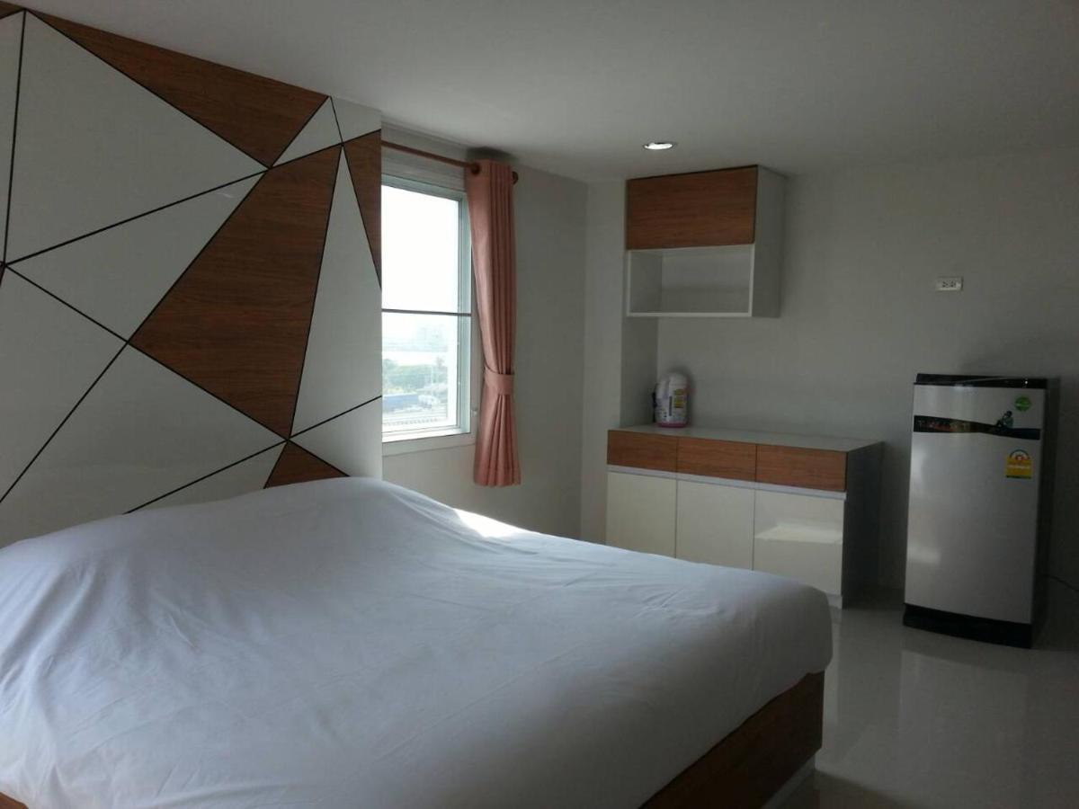 The Seasons Aparthotel Pathum Thani Exterior photo