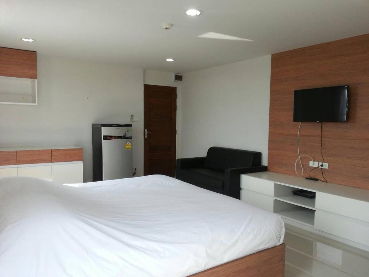 The Seasons Aparthotel Pathum Thani Exterior photo